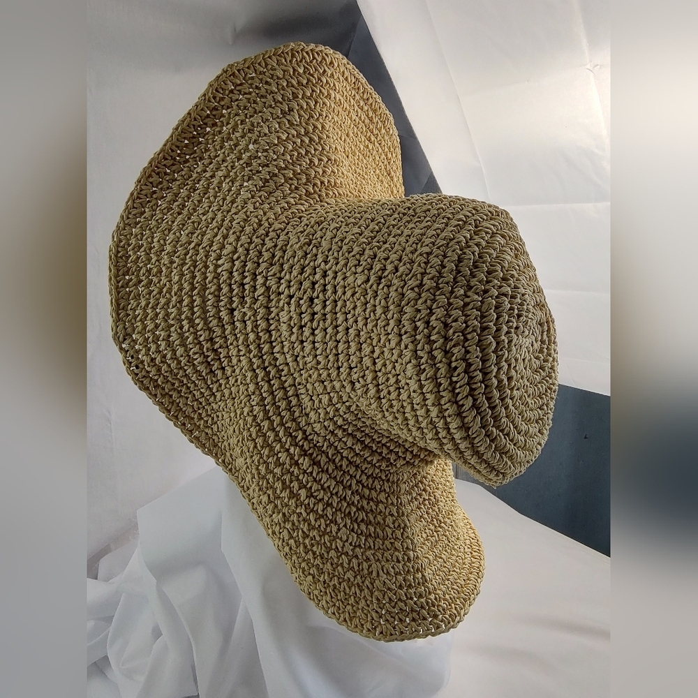 Calcutta Brand Women's Floppy Beach Woven Straw Hat Wide Brim Foldable Soft Feel - Picture 7 of 11
